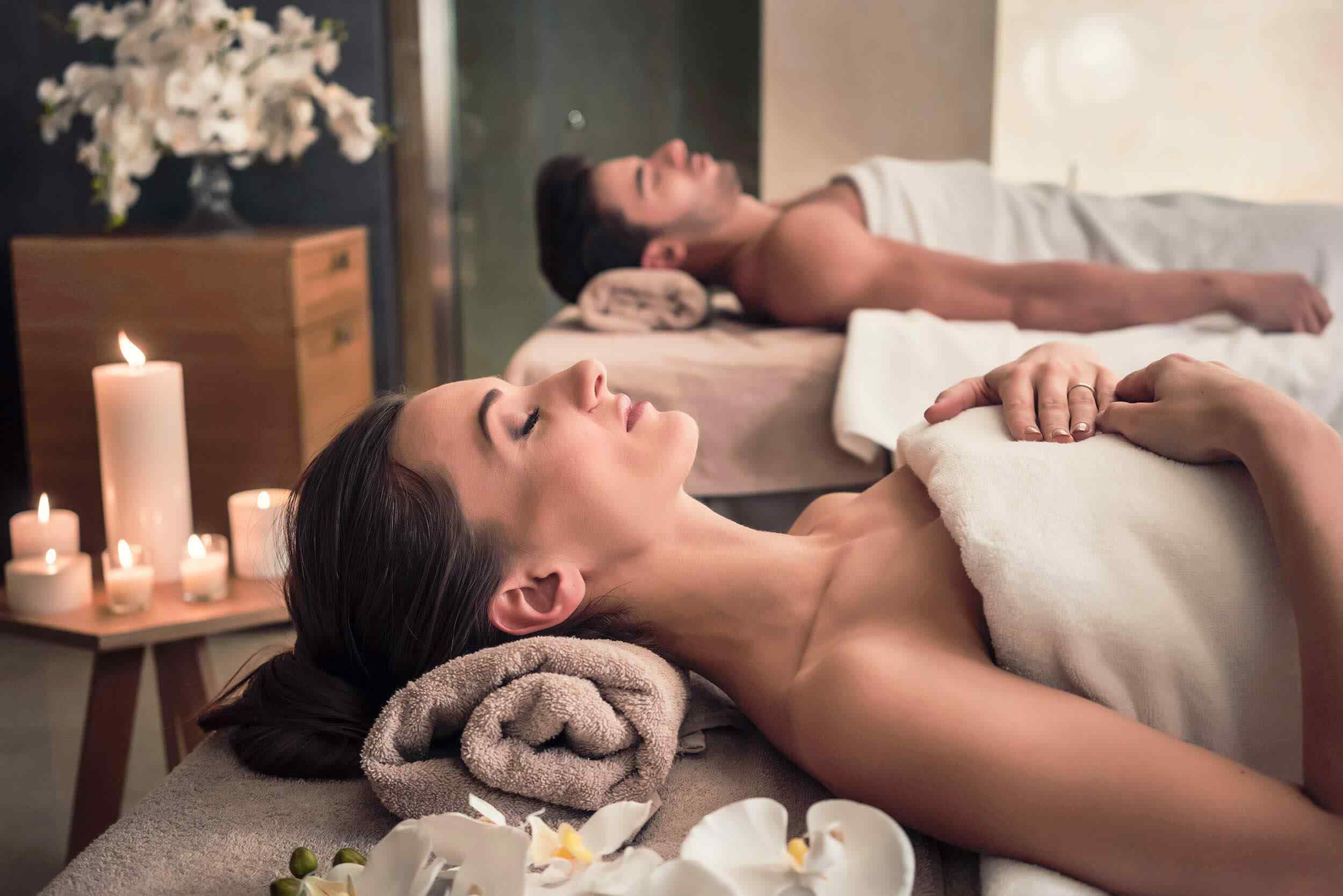 https://thebeautyandaesthetics.com/wp-content/uploads/2018/10/spa-treatment-7.jpg